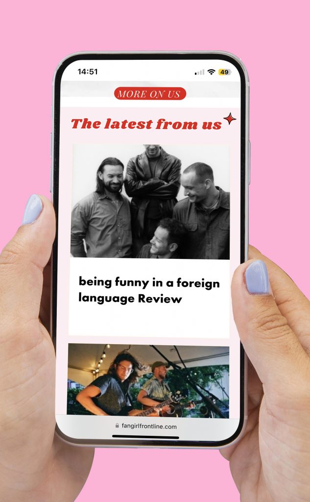 Continuité de la page home du site web de fangirl frontline sur téléphone montrant un accès à la section "the latest from us".