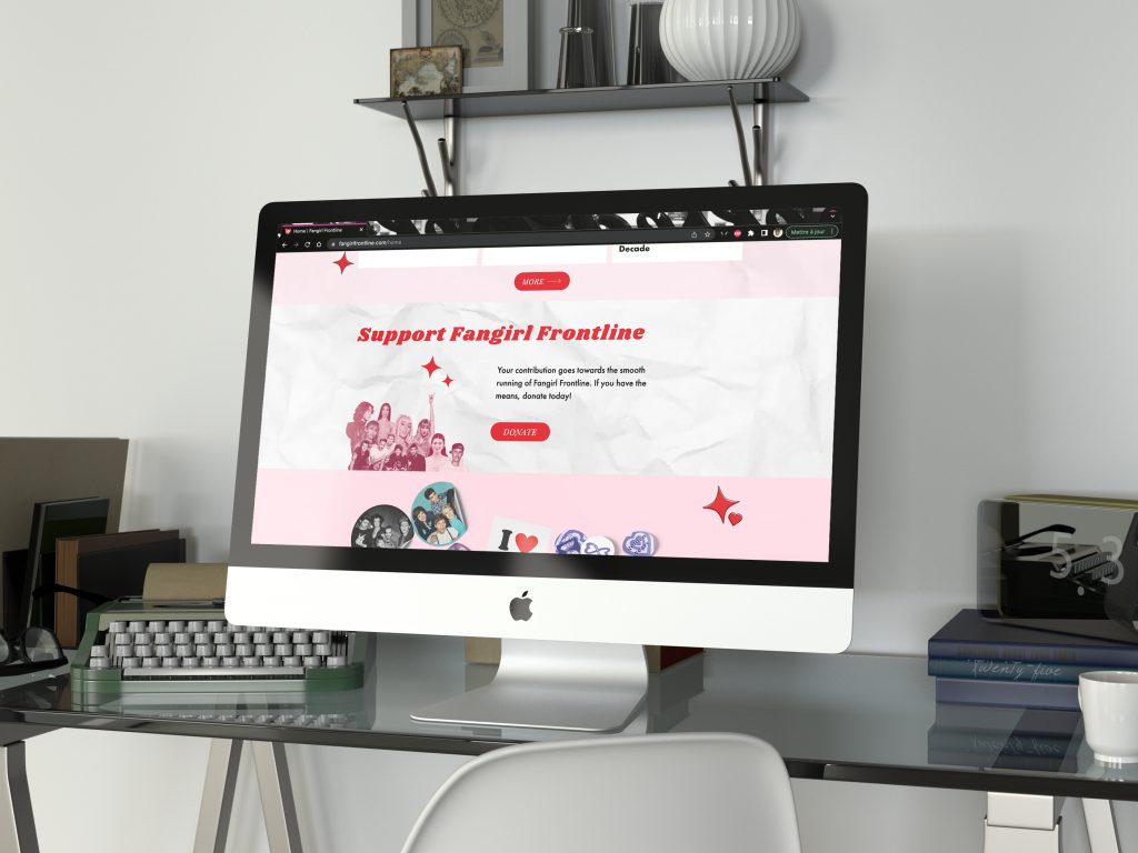 Mise en situation d'un ordinateur fixe montrant la partie "support fangirl frontline" de la page home.